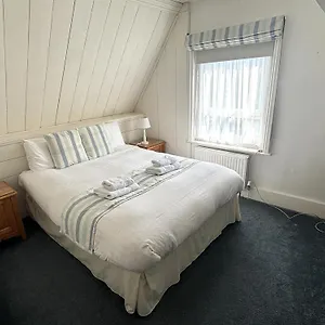 https://winter-dene-beach-side.tophotelsbath.com